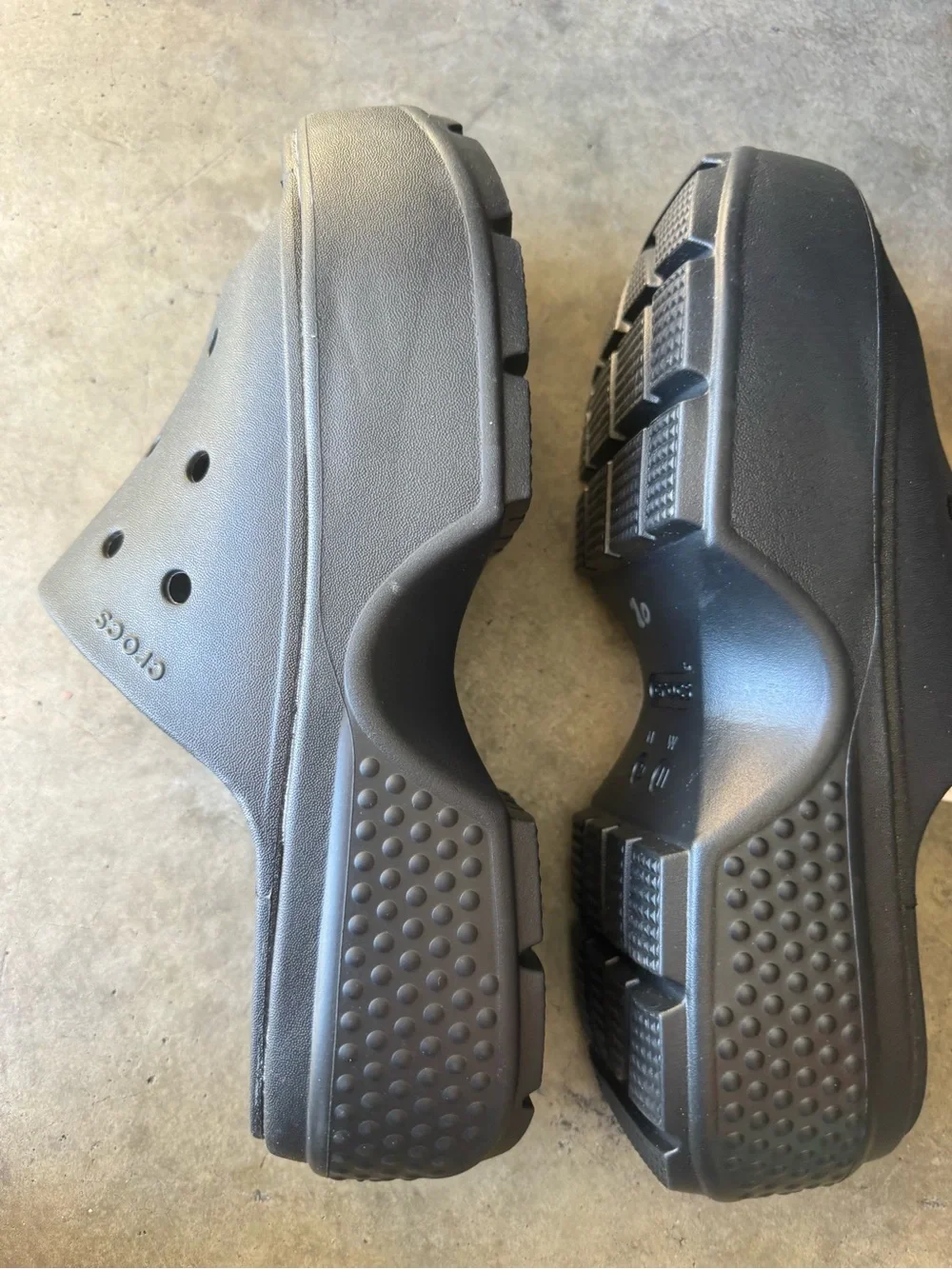 CROCS stomp slide